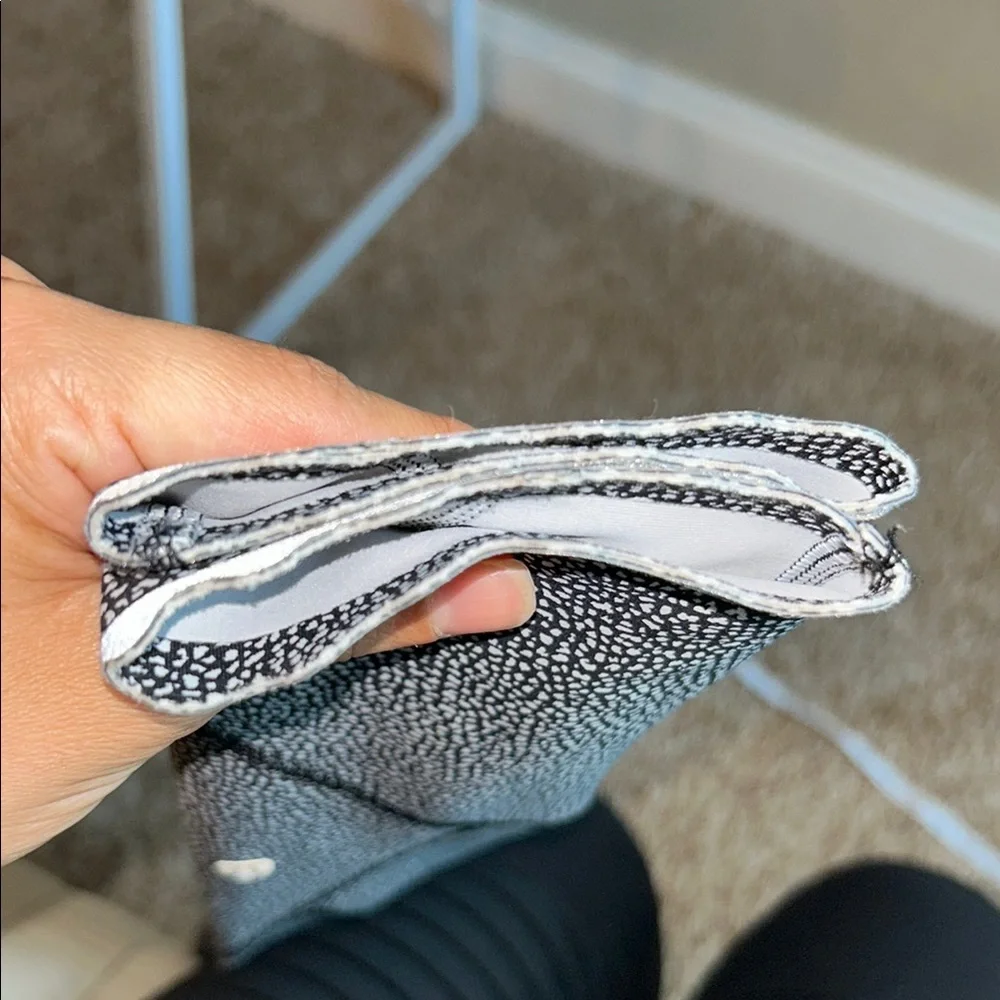 Lululemon Tight Stuff Tight II 25” Reflective Scallop Alpine White/Black Sz 4 - Picture 14 of 15